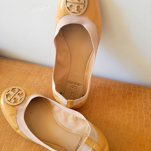 Shoes - Picture 3 of 4